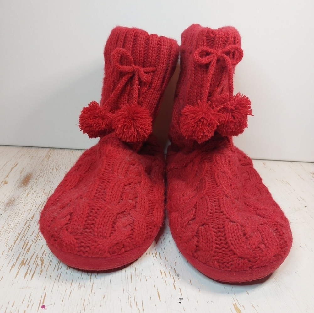 Women's Cable Knit Red Plush Bootie Slippers Size XL Thick Warm Cozy Pom Pom's
